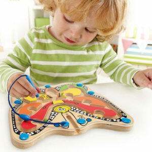 Hape Laberinto Mariposa de colores